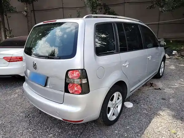 Volkswagen Touran 2015