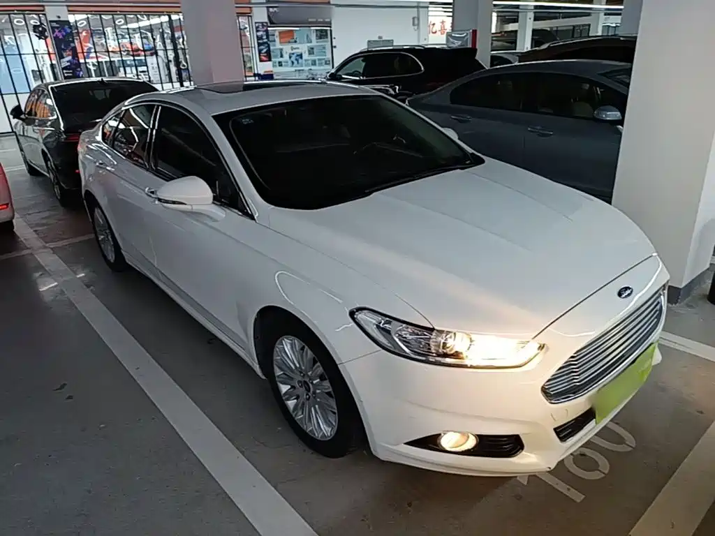Ford Mondeo 2016 — фото 21
