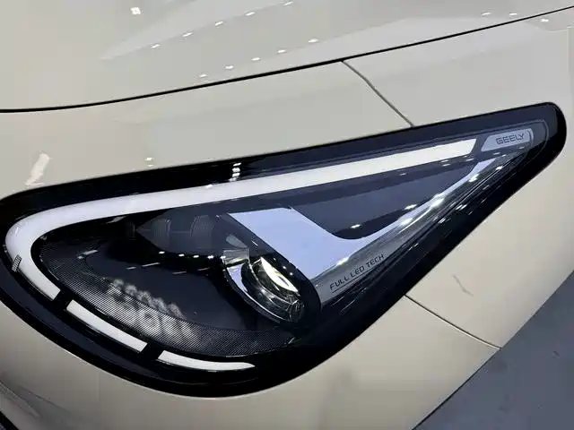 Geely Galaxy Starwish 2025 — фото 13
