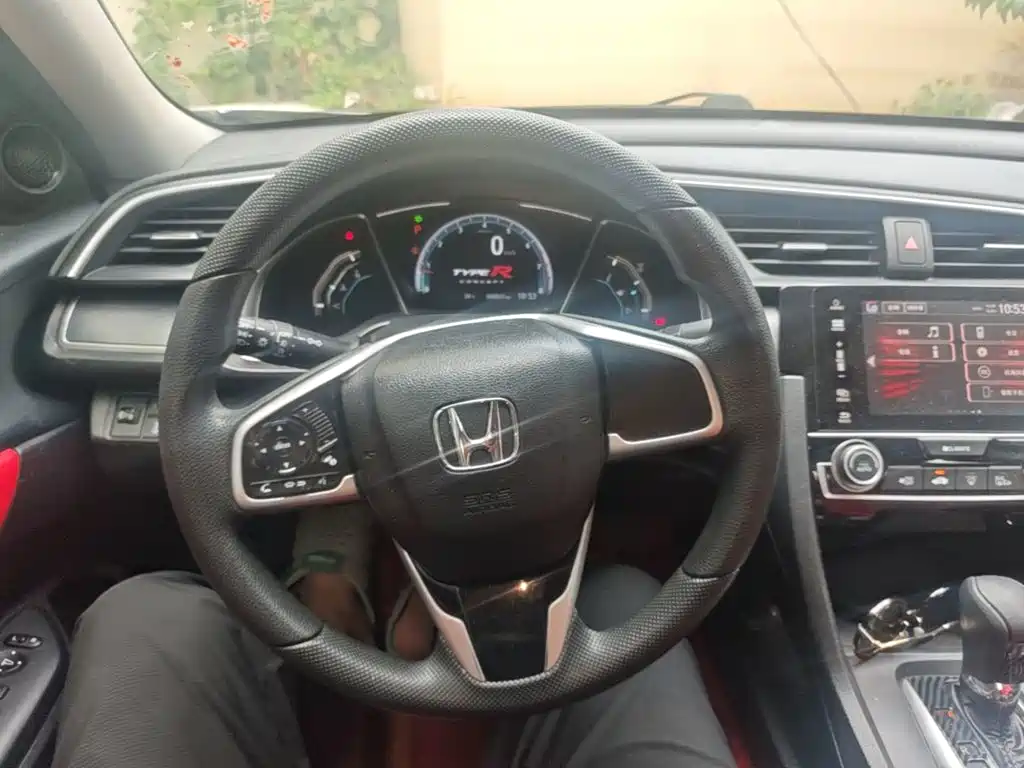 Honda Civic 2018 — фото 11