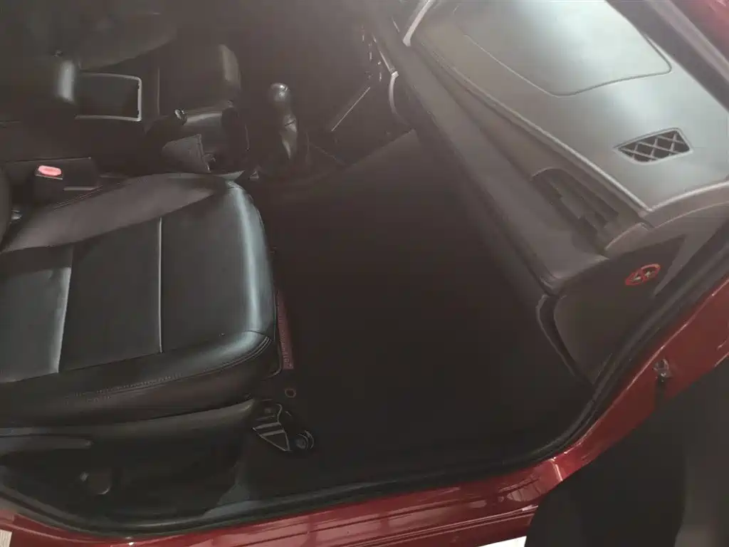 Toyota Yaris L 2014 — фото 20