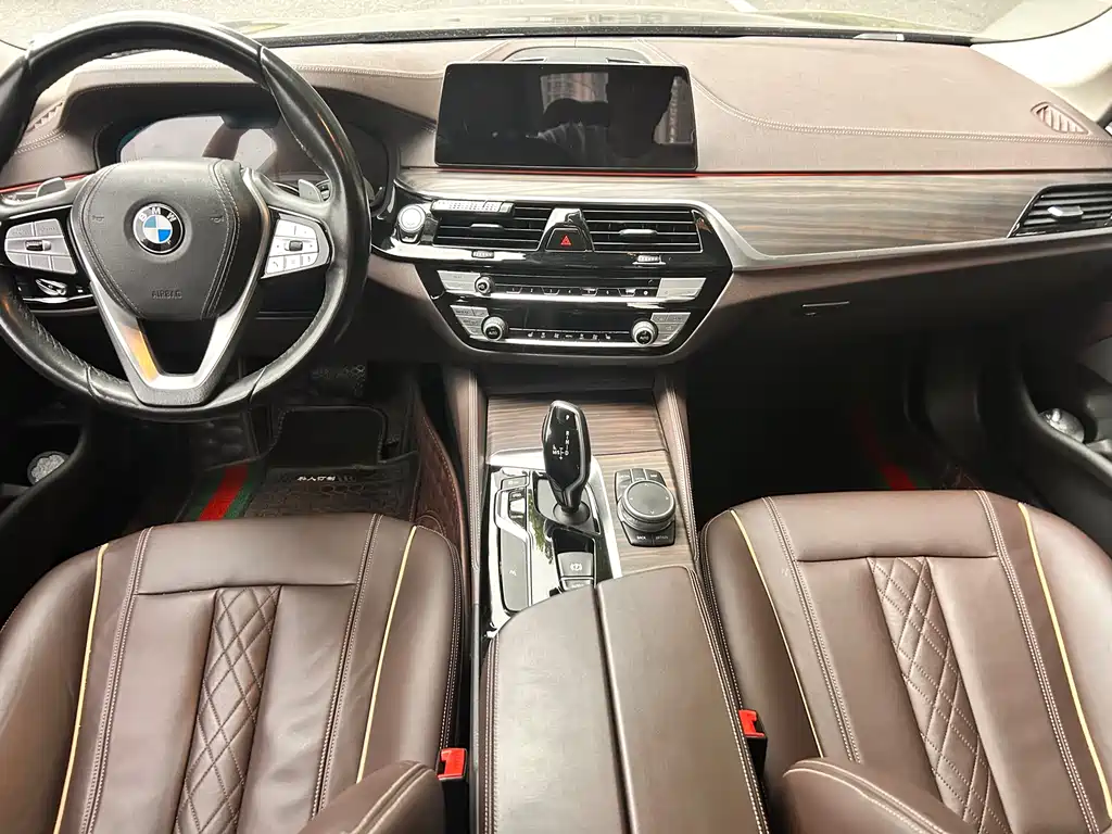 BMW 5 Series 2020 — фото 9