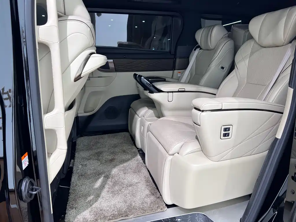 Toyota Vellfire 2024 — фото 15