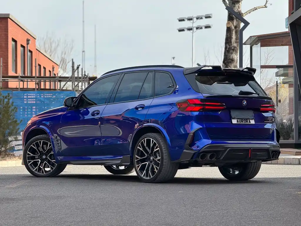 BMW X5 M 2025 — фото 18
