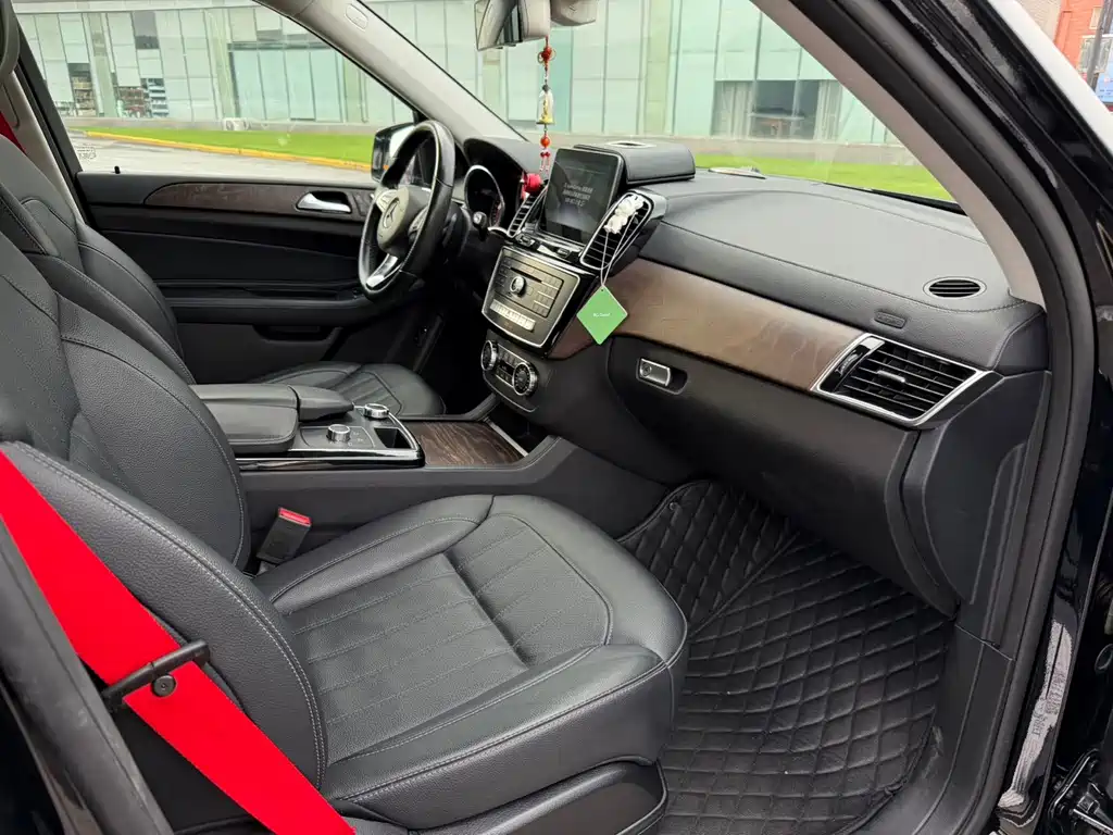 Mercedes-Benz GLE 2019 — фото 12