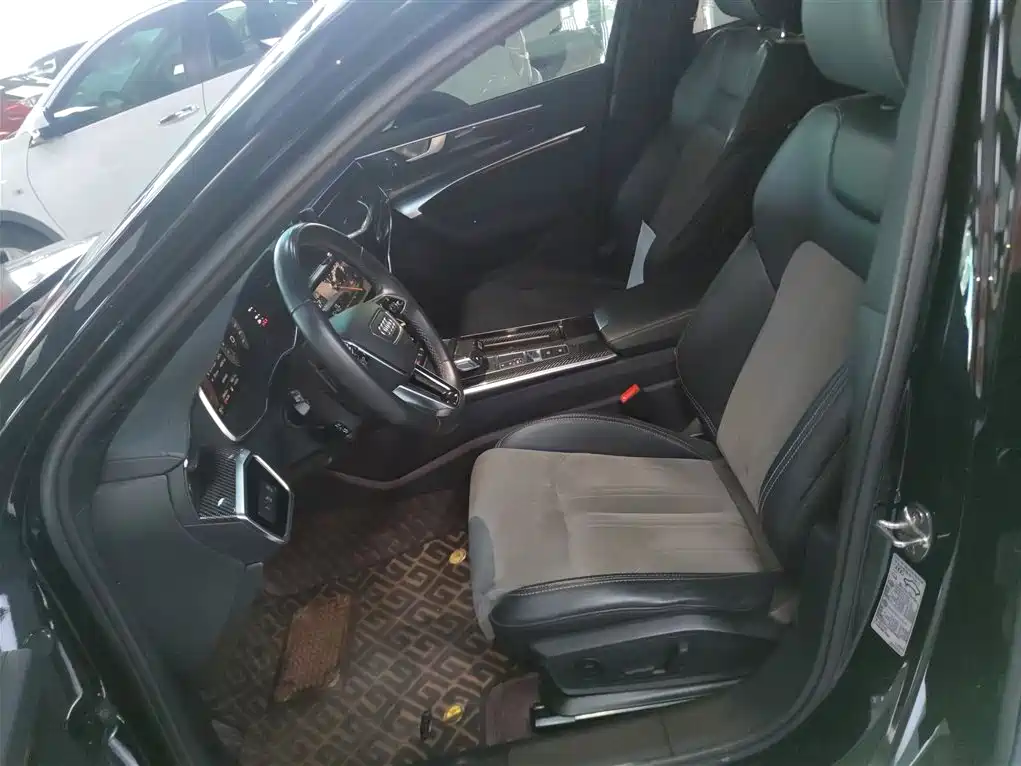 Audi A6L 2022