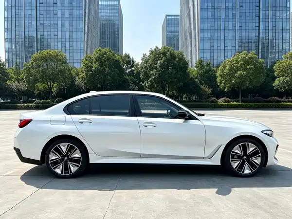 BMW i3 2024