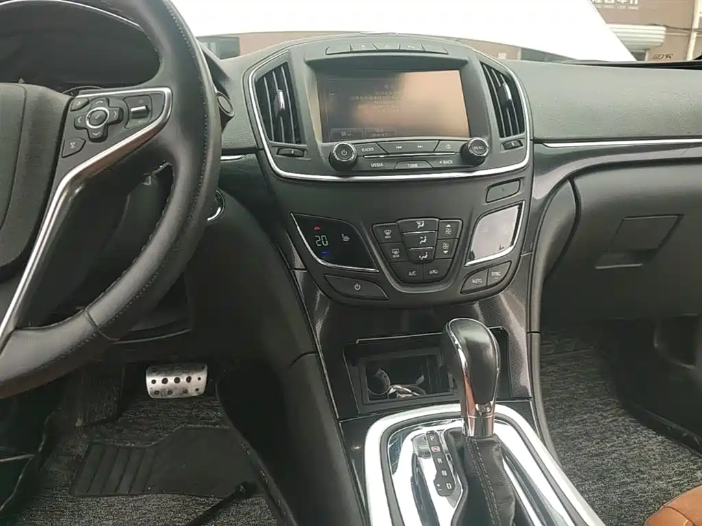 Buick Regal 2017 — фото 13