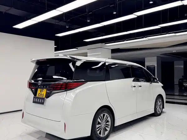 Toyota Alphard 2024