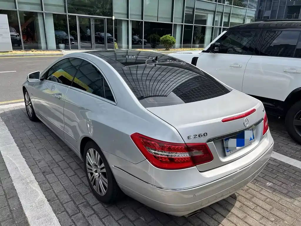 Mercedes-Benz E-Class 2011