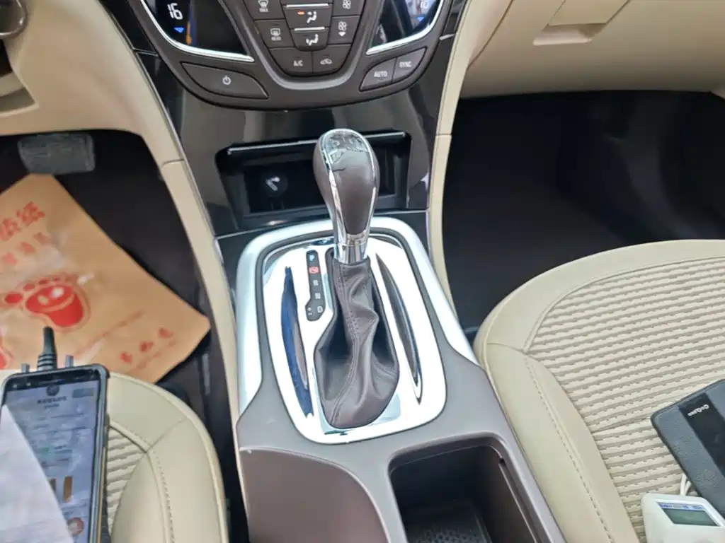 Buick Regal 2015 — фото 14