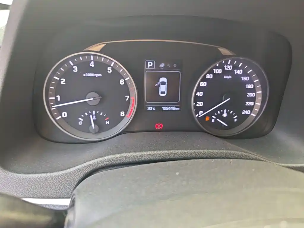 Hyundai Elantra 2017 — фото 12