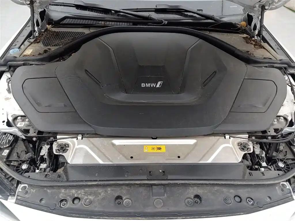 BMW i4 2025 — фото 17