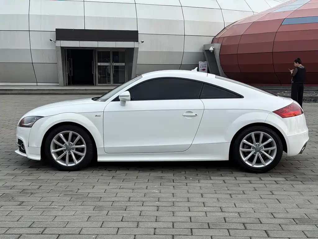 Audi TT 2015 — фото 7