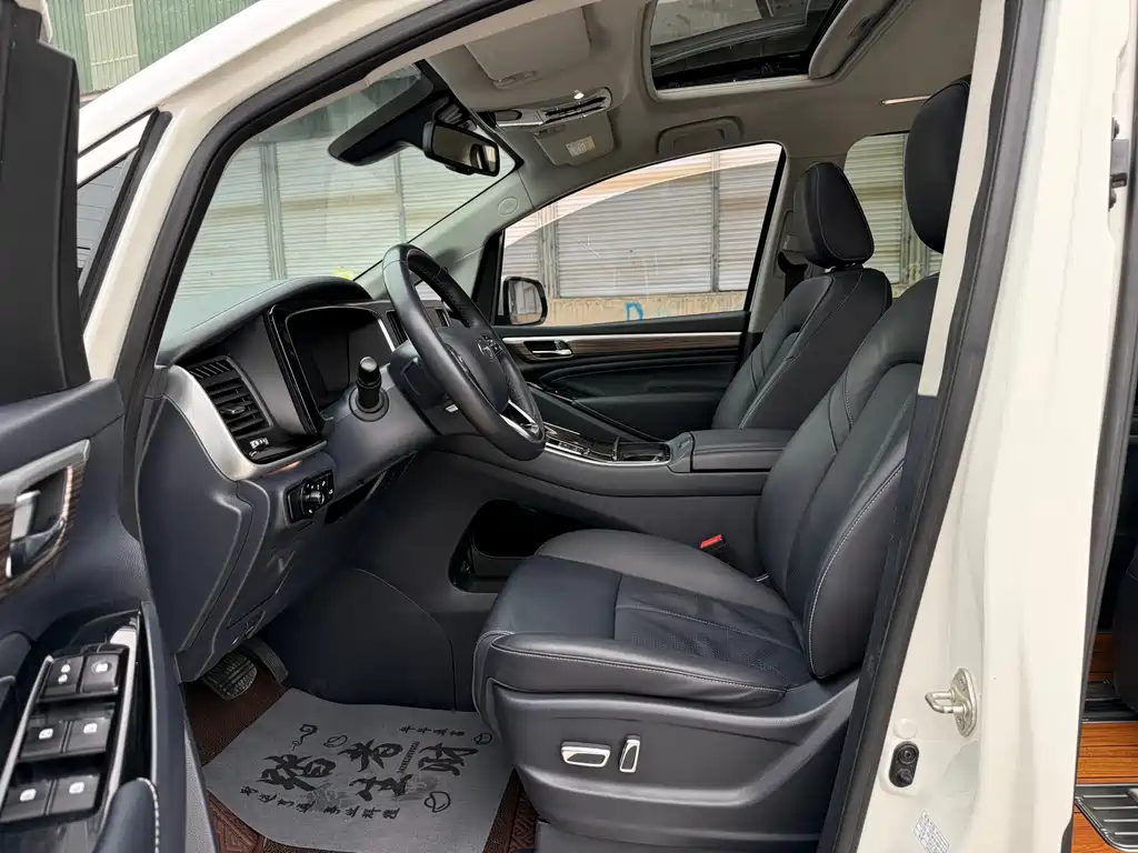 GAC Motor Trumpchi M8 2021 — фото 10