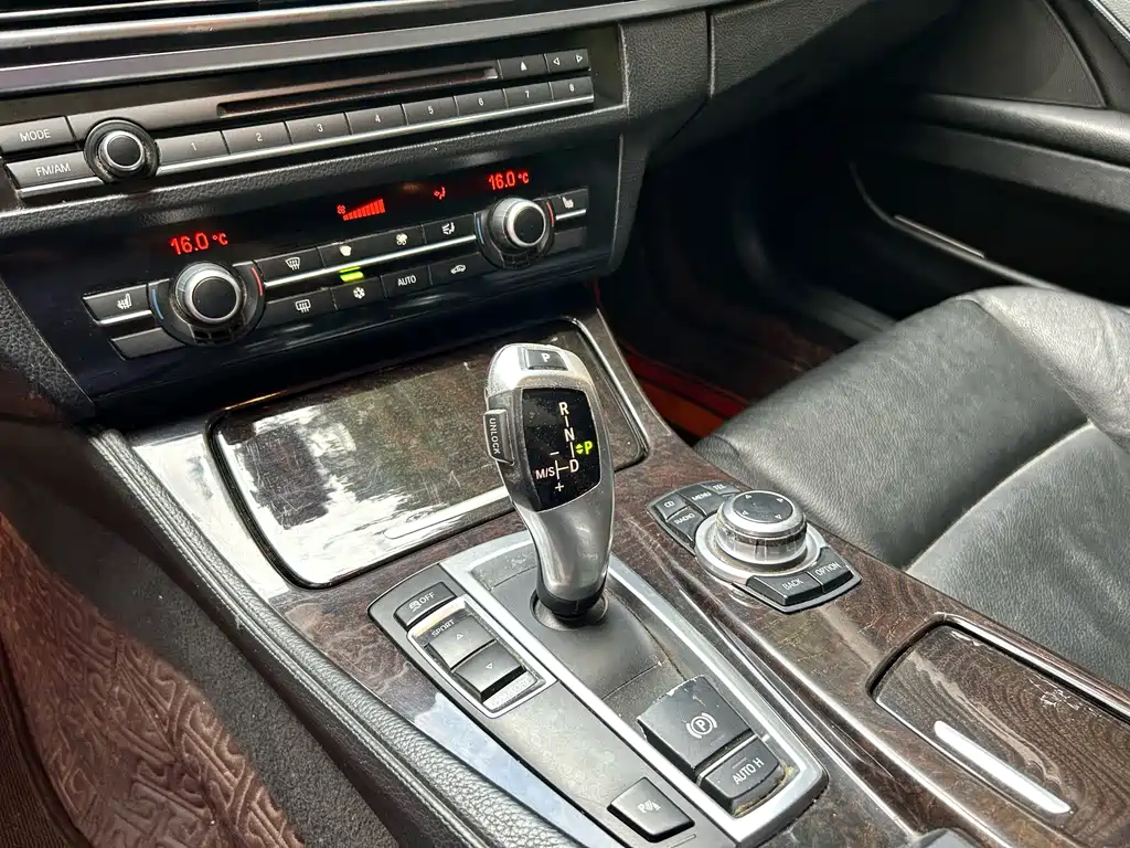BMW 5 Series 2013 — фото 12