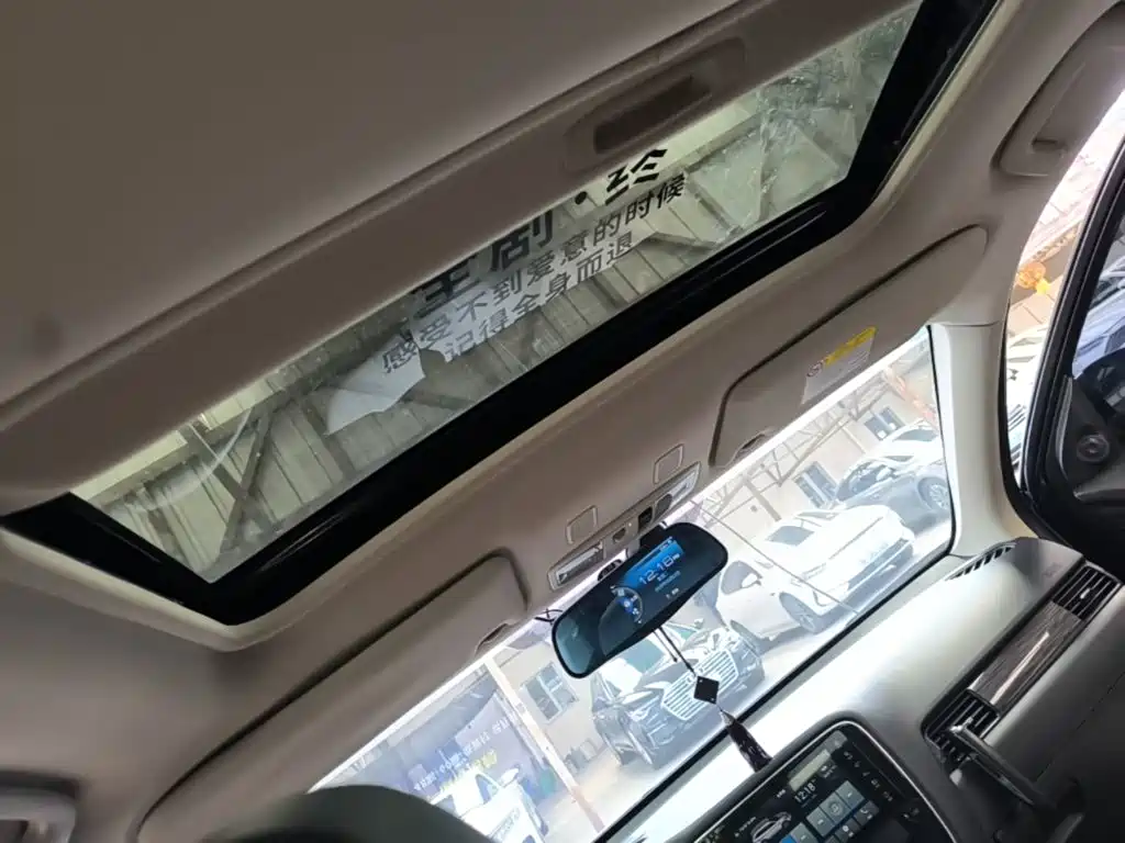 Mitsubishi Outlander 2021 — фото 14