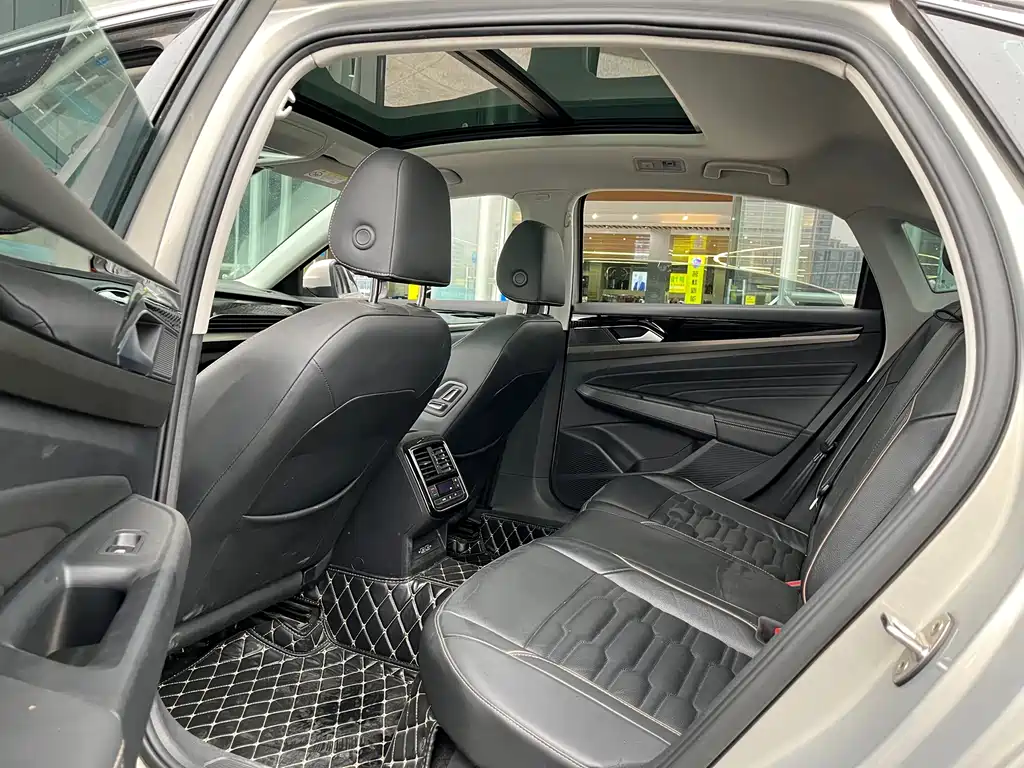Volkswagen Passat 2019 — фото 12