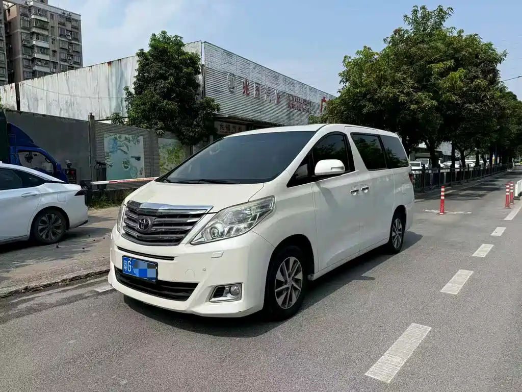 Toyota Alphard 2012 — фото 1