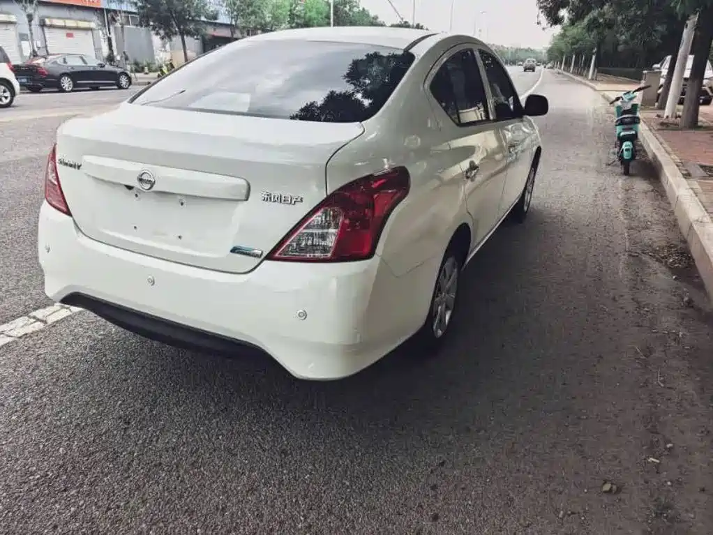 Nissan Sunny 2016 — фото 4