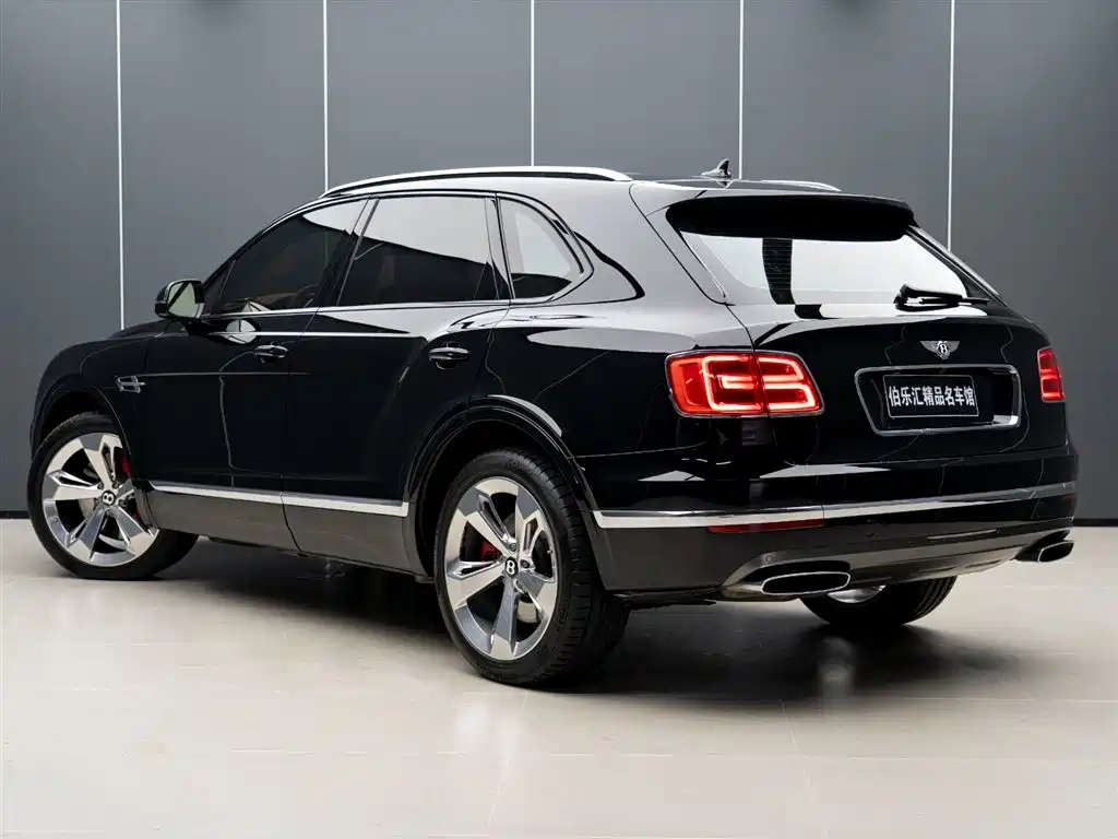 Bentley Bentayga 2018 — фото 4
