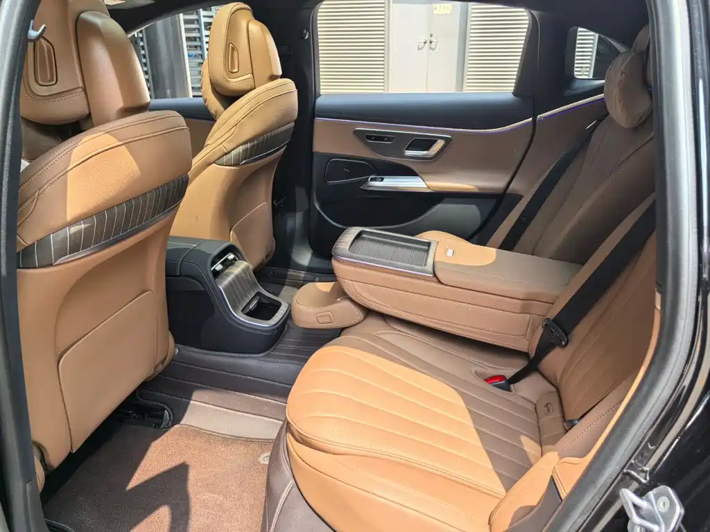Mercedes-Benz E-Class 2024