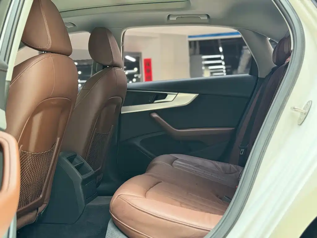 Audi A4L 2017