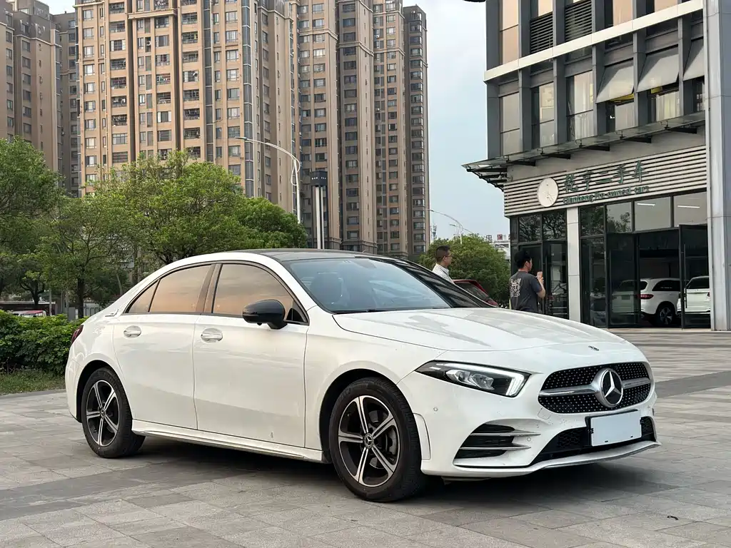 Mercedes-Benz A-Class 2022 — фото 3