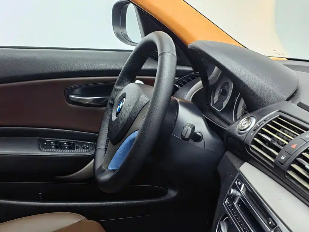 BMW 1 Series 2011 — фото 22