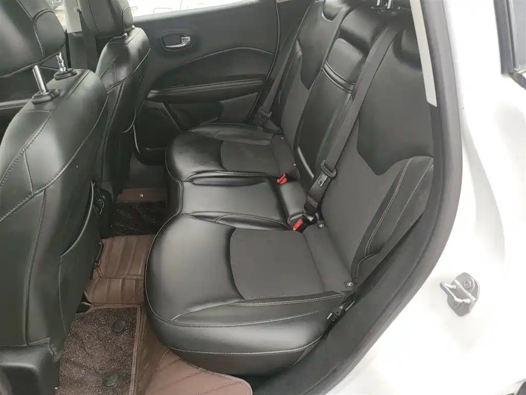 Jeep Compass 2019 — фото 17