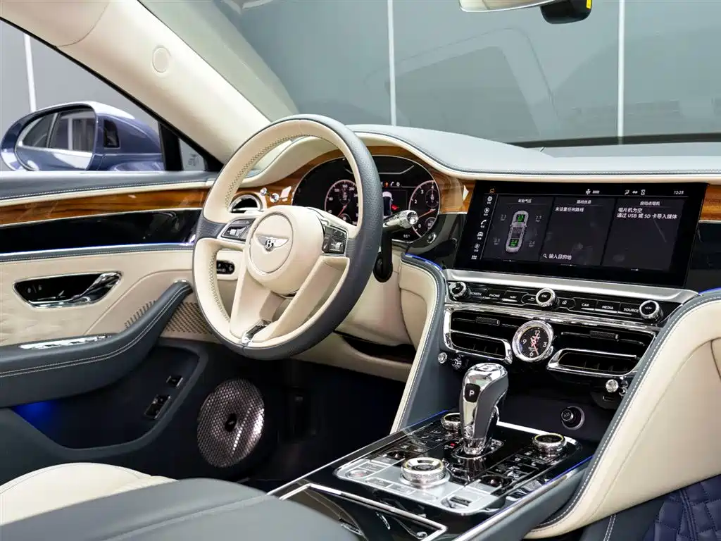Bentley Flying Spur 2020 — фото 21