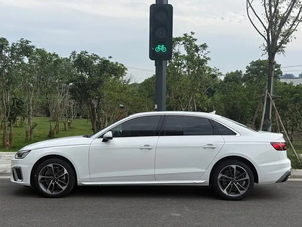 Audi A4L 2024