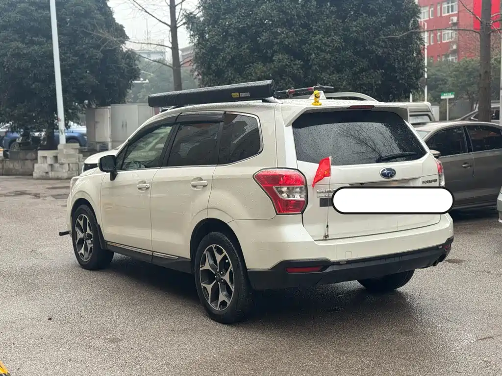 Subaru Forester 2014 — фото 4