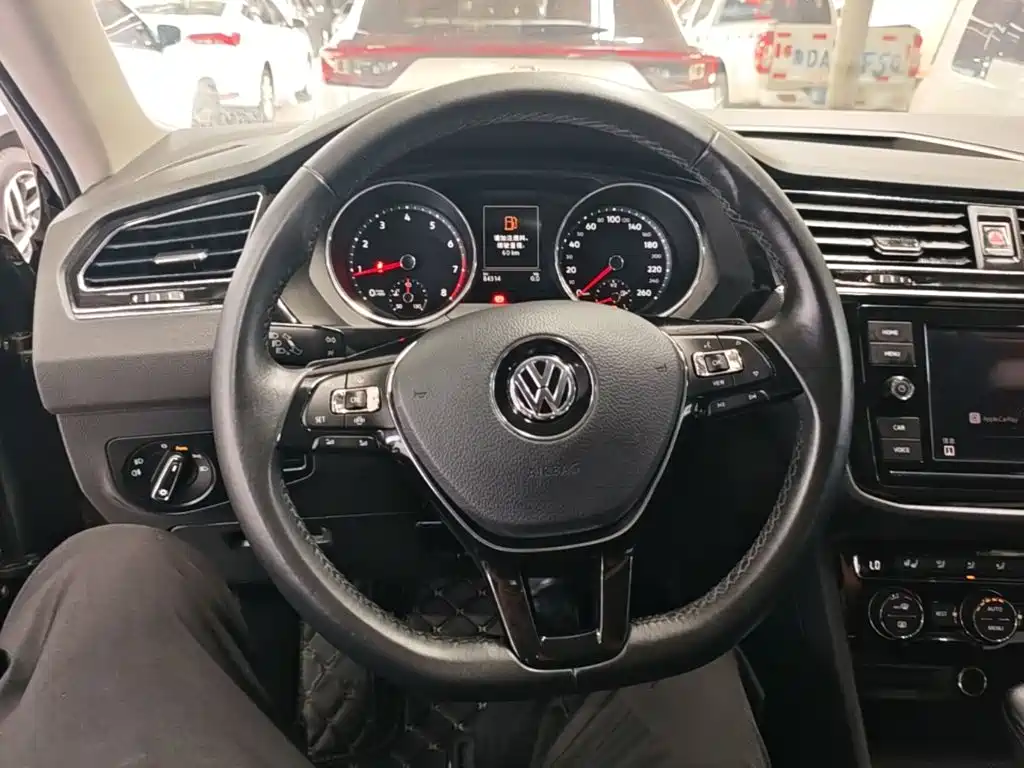 Volkswagen Tiguan L 2019 — фото 11