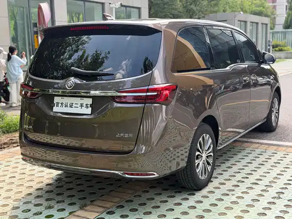 Buick GL8 2024
