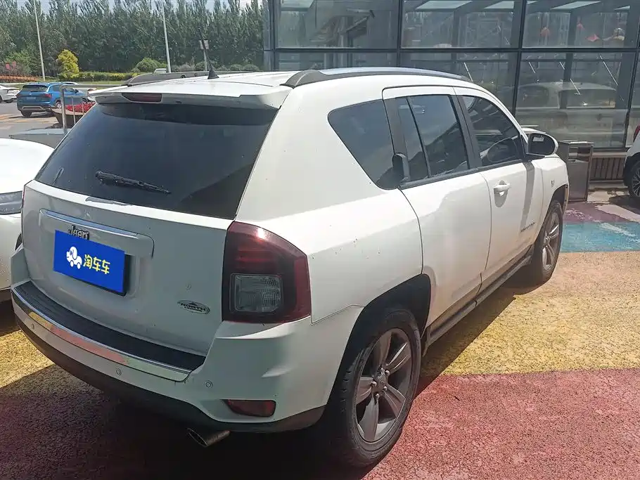 Jeep Compass 2015 — фото 3