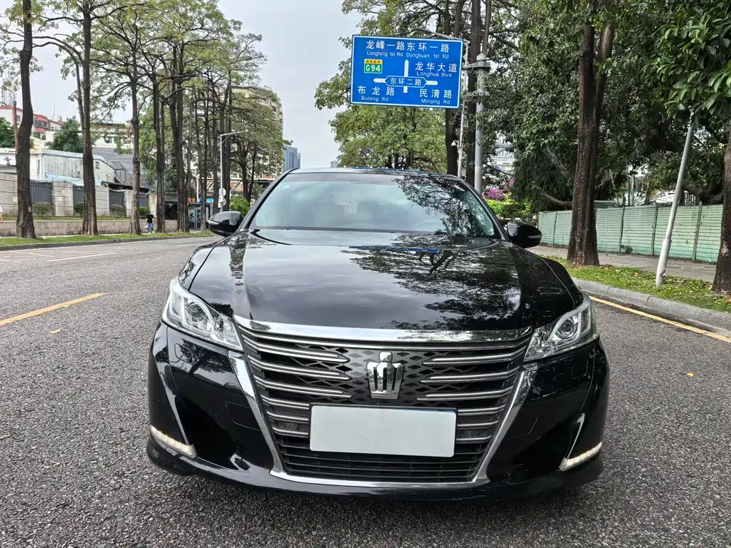 Toyota Crown 2017 — фото 2