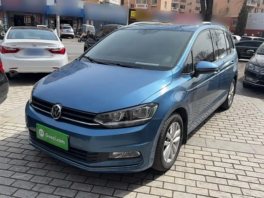Volkswagen Touran 2018 — фото 2