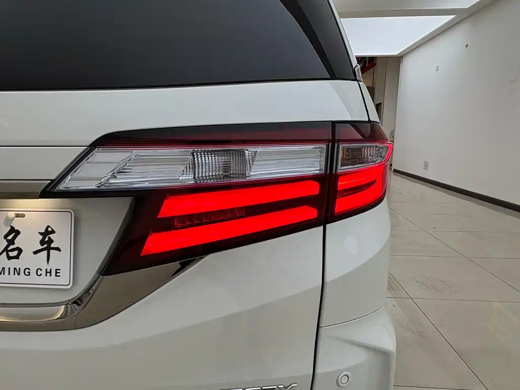 Honda Odyssey 2021 — фото 12