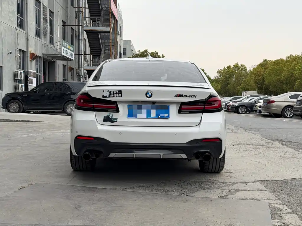 BMW 5 Series 2023 — фото 15