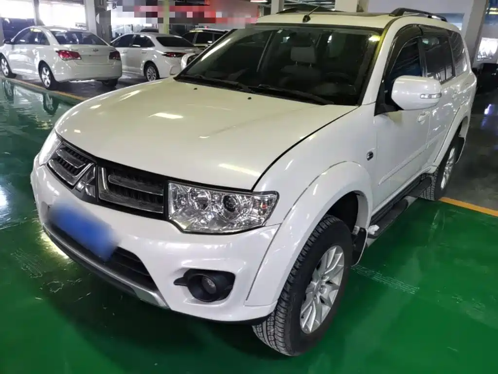 Mitsubishi Pajero Jinchang 2015 — фото 1