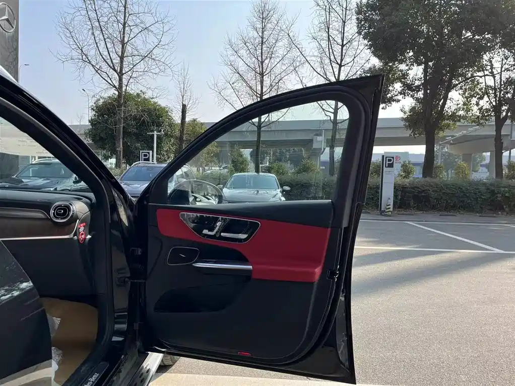 Mercedes-Benz GLC EV — фото 21