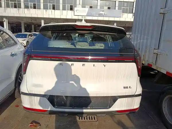 Geely Boyue L 2025