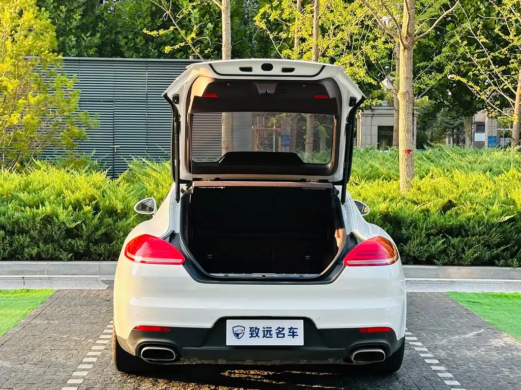 Porsche Panamera 2015 — фото 26