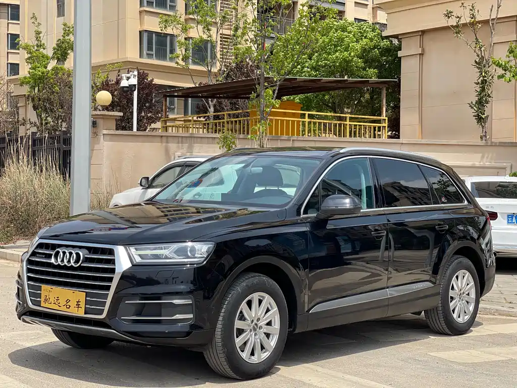Audi Q7 2017 — фото 1