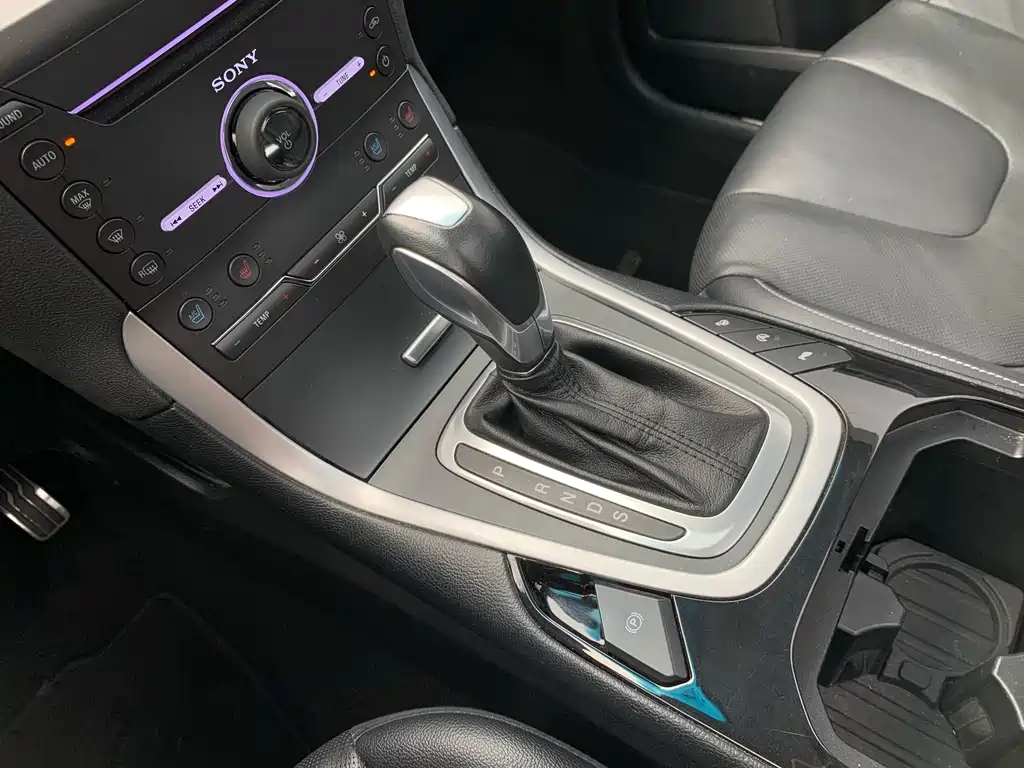 Ford Edge 2017 — фото 15