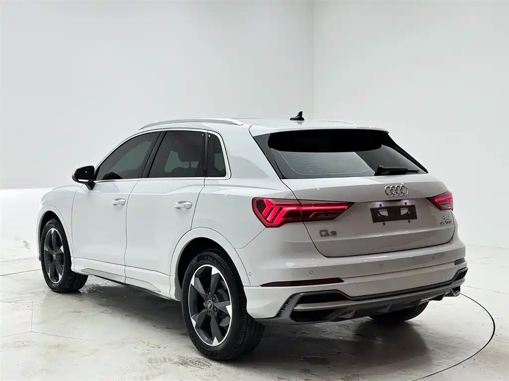 Audi Q3 2023 — фото 4