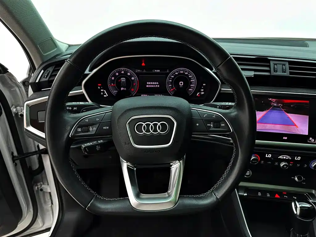 Audi Q3 2023 — фото 11