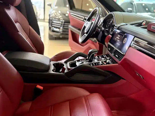 Porsche Cayenne 2023