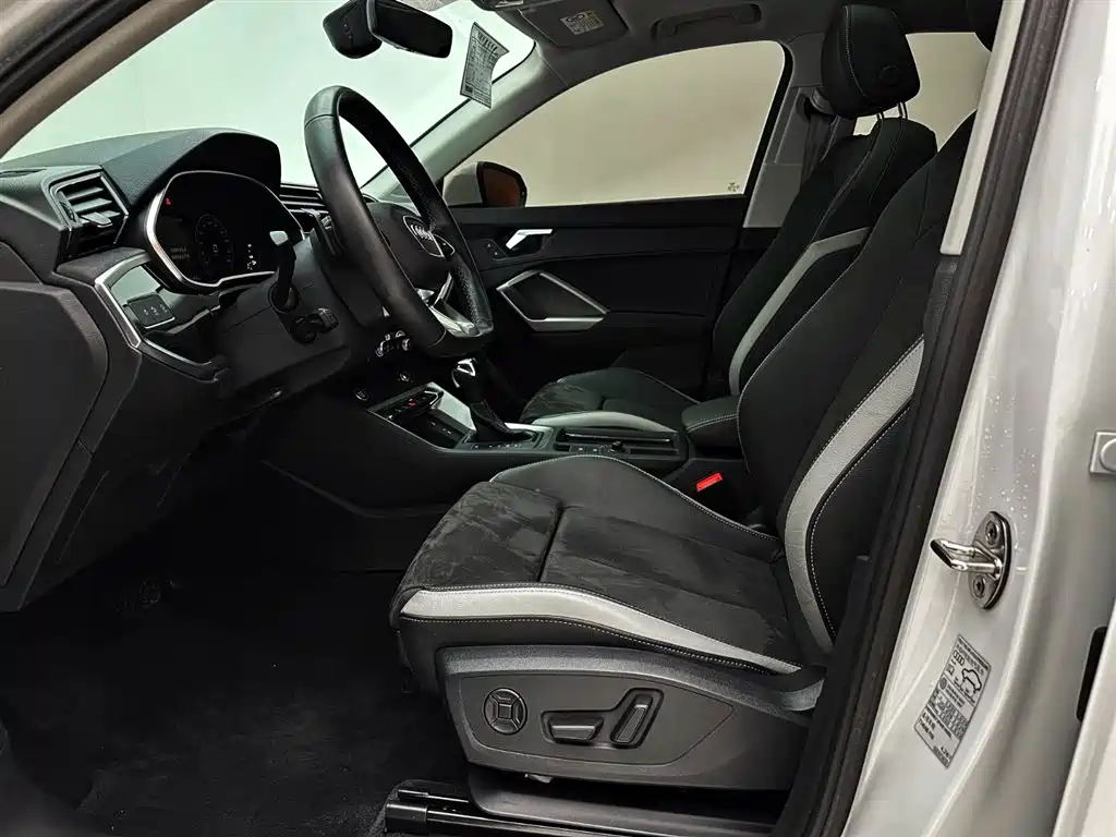 Audi Q3 2023 — фото 19